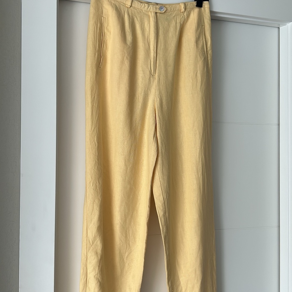 Woman’s Yellow Linen Pants